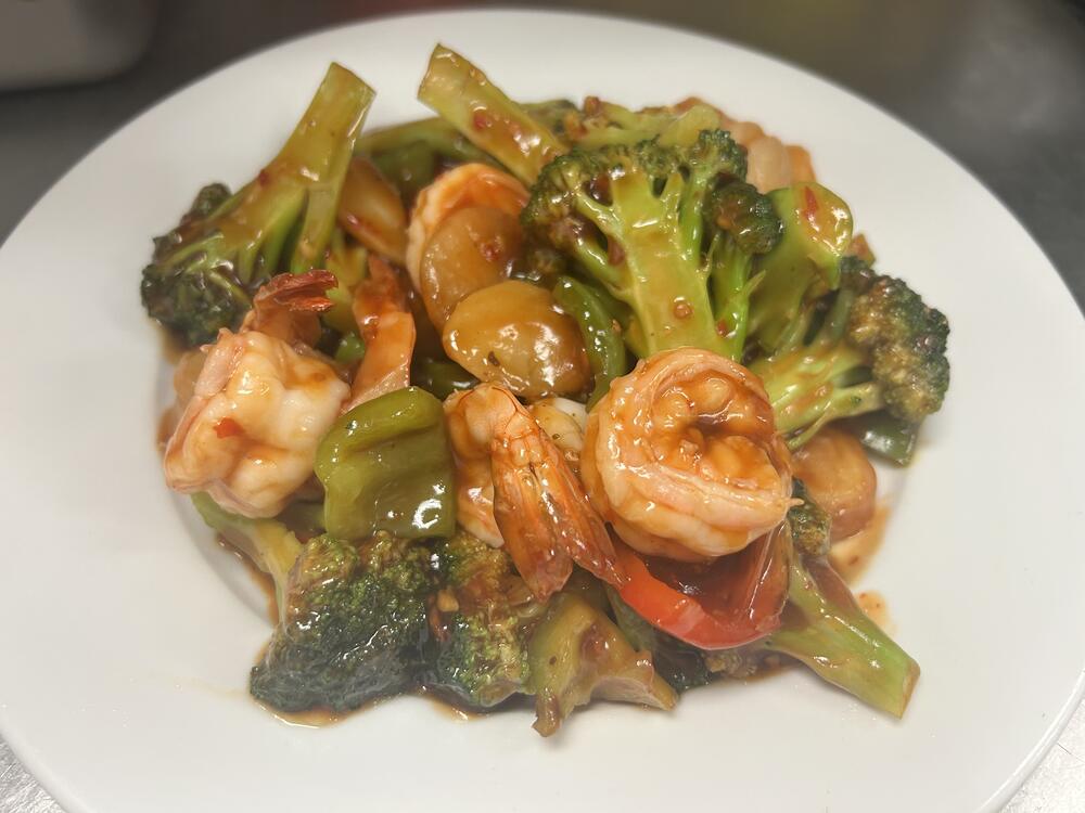 Jumbo Shrimp with Broccoli